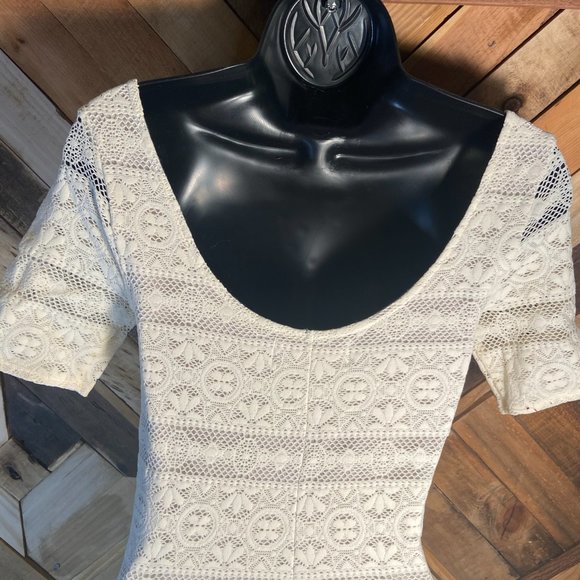 Abercrombie & Fitch | Cream Lined Lace Dress | S - Picture 6 of 9